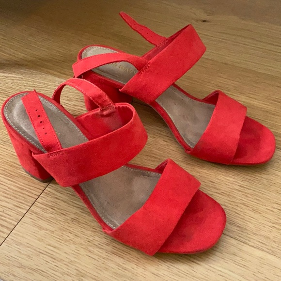 Shoes - Old navy coral sandals